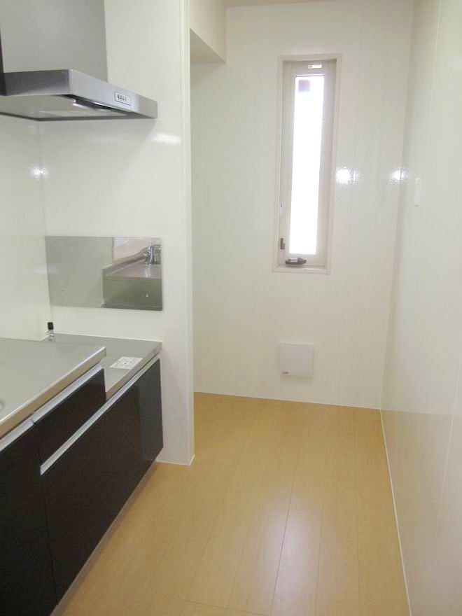 �y�Z�L�����e�B�z�@