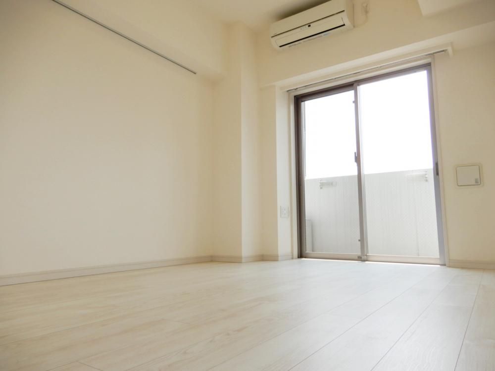 �y�����E���r���O�z�@