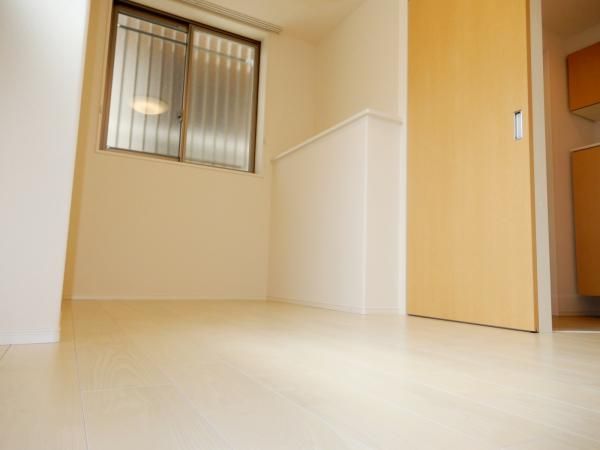 �y�Z�L�����e�B�z�@