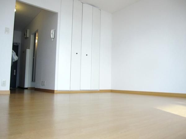 �y���ԁE���r���O�z�@