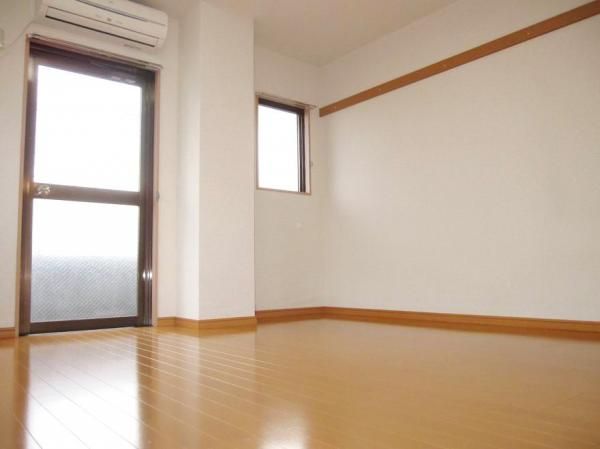 �y�����E���r���O�z�@