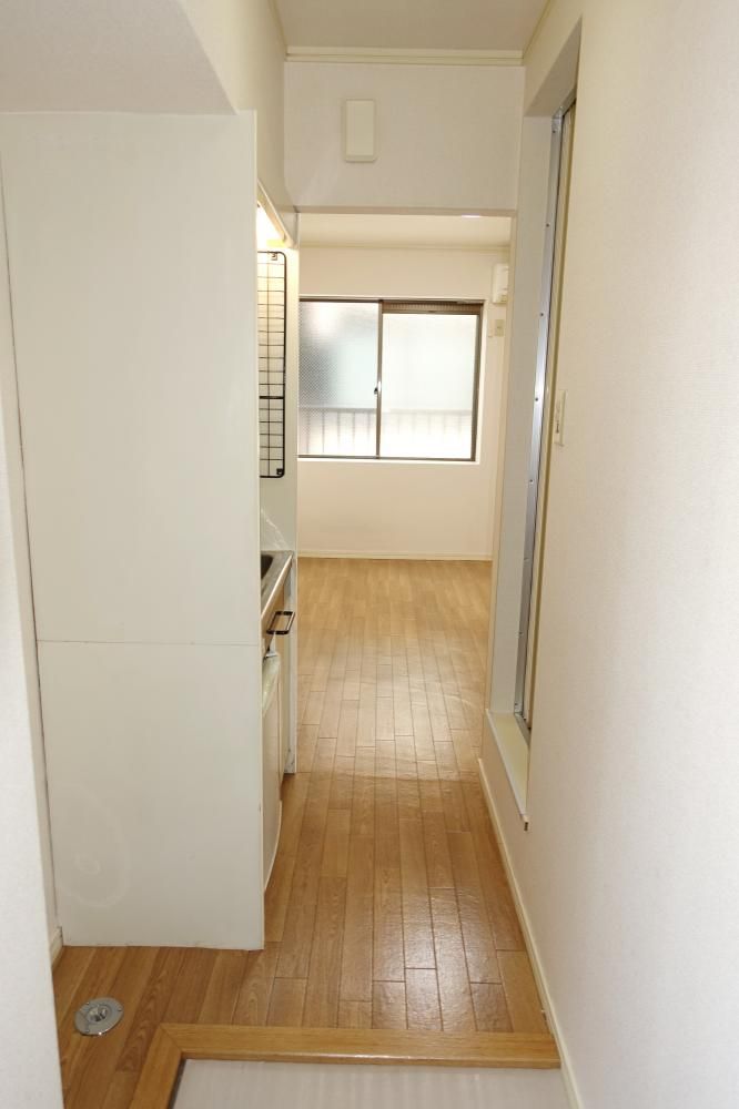 �y�Z�L�����e�B�z�@