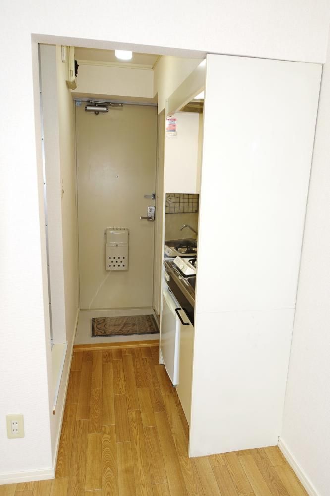 �y���]�z�@