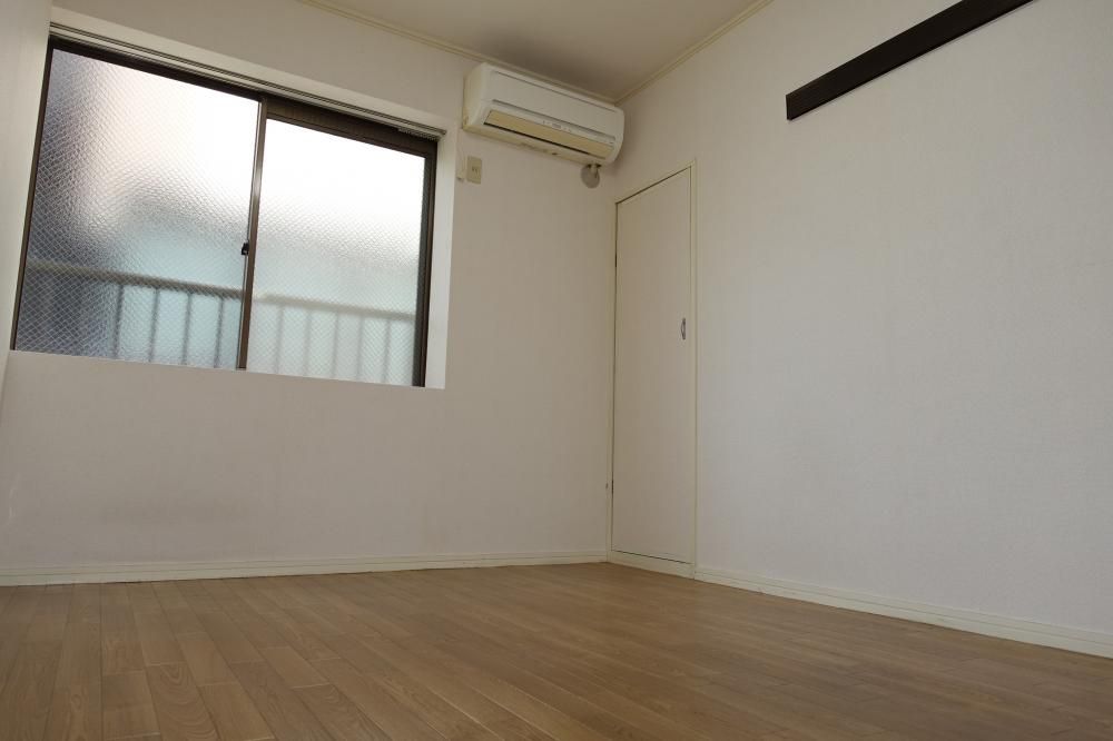 �y�����E���r���O�z�@