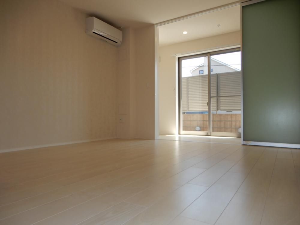 �y�����E���r���O�z�@