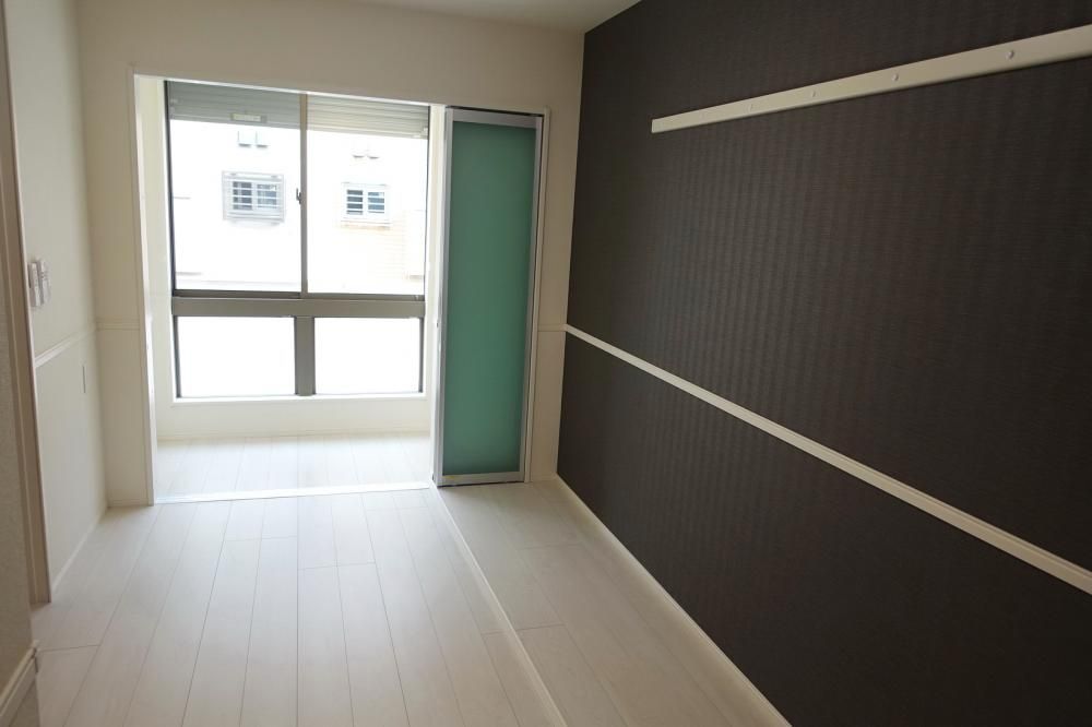 �y���ԁE���r���O�z�@