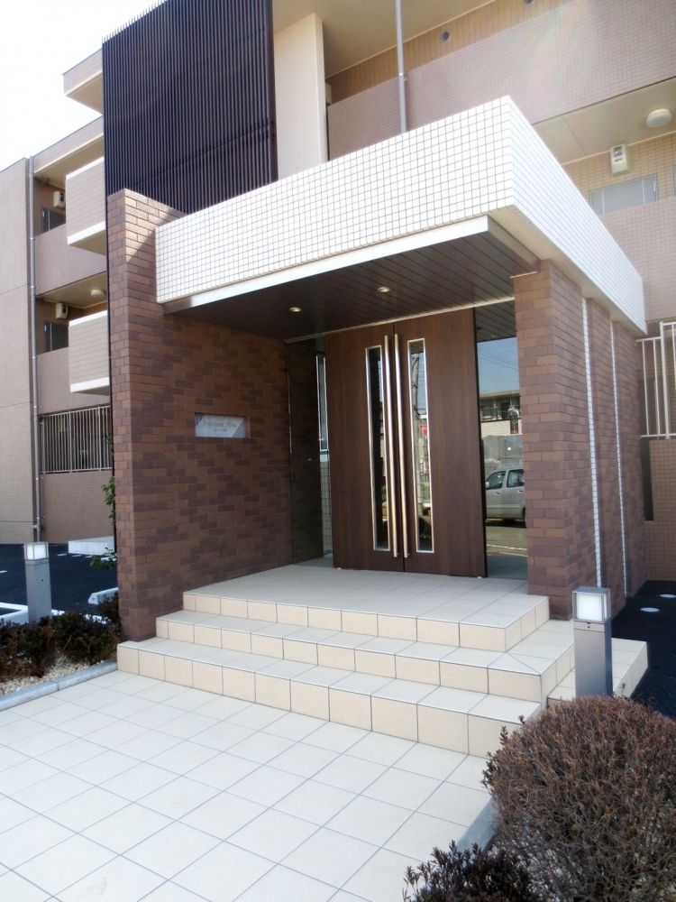 �y�G���g�����X�z�@