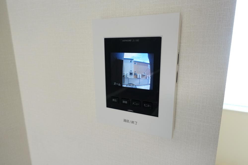 �y�Z�L�����e�B�z�@