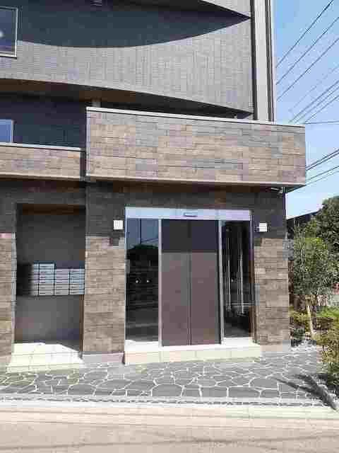 �y�G���g�����X�z�@