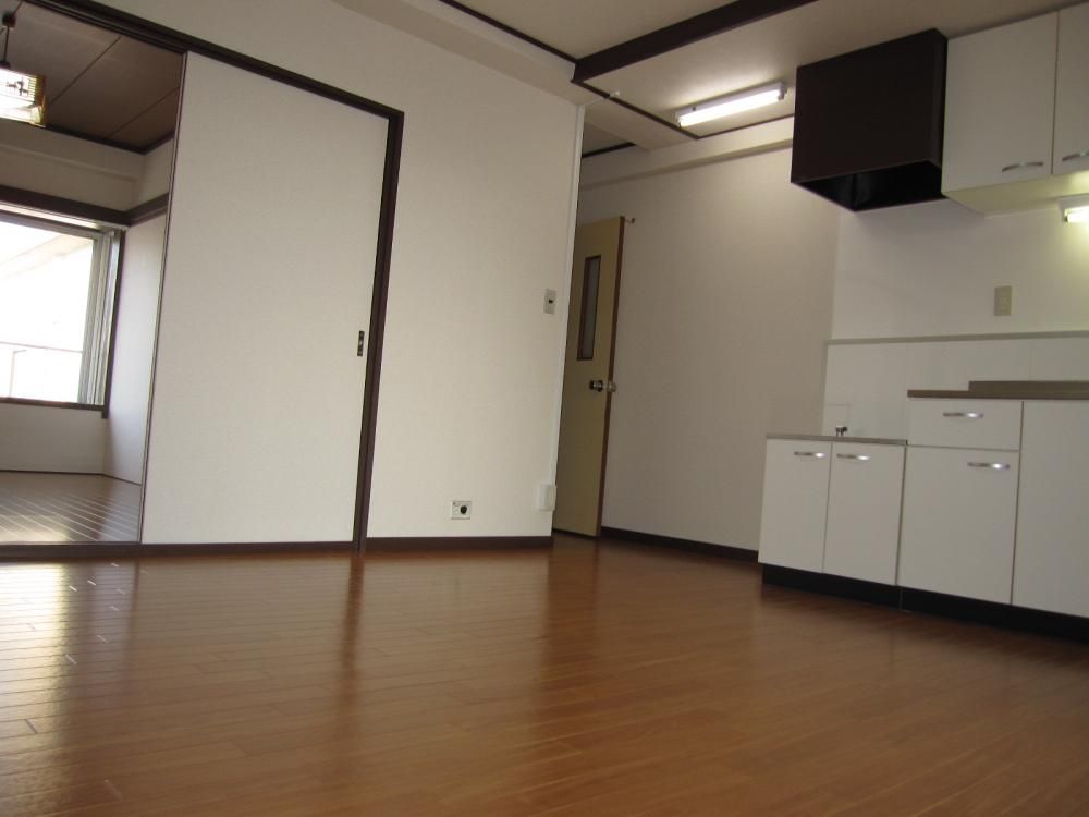 �y���̑��ݔ��z�@