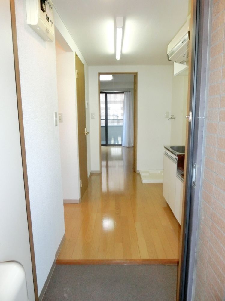 �y�Z�L�����e�B�z�@