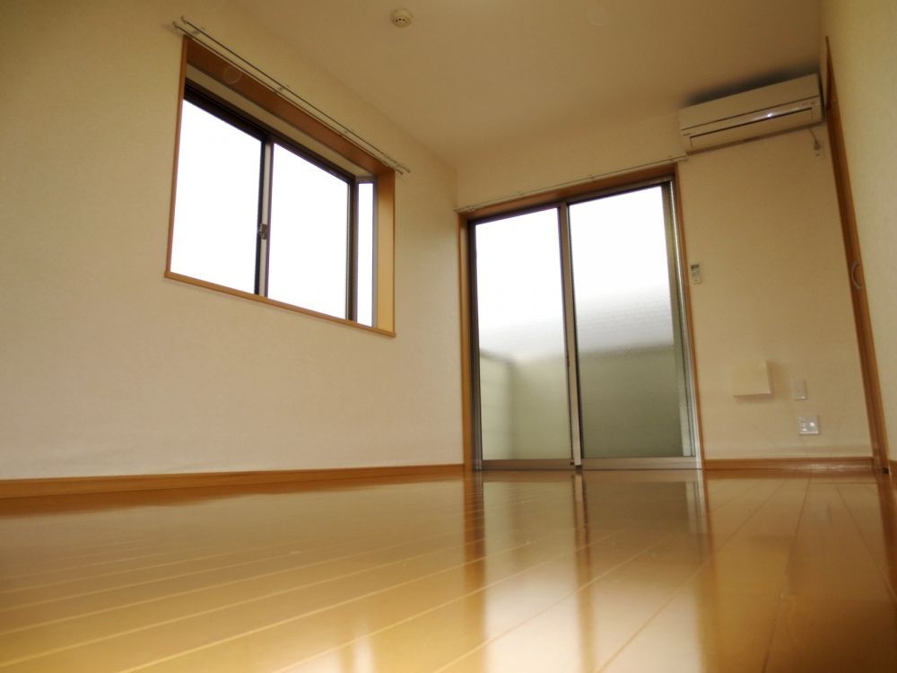 �y���]�z�@