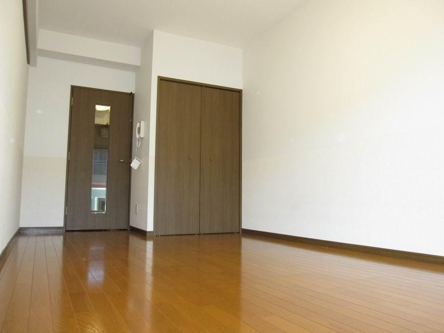 �y���ԁE���r���O�z�@