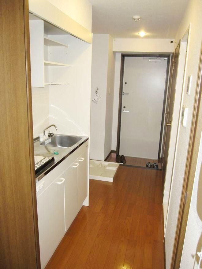 �y�Z�L�����e�B�z�@