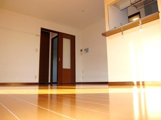 �y���ԁE���r���O�z�@