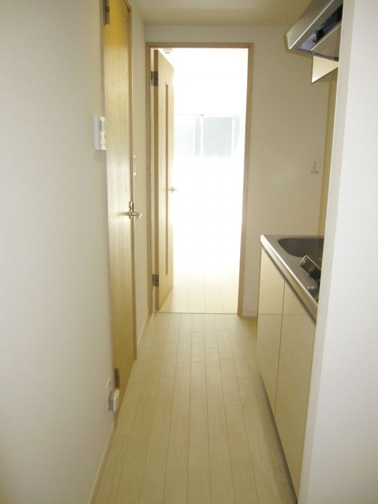 �y�Z�L�����e�B�z�@