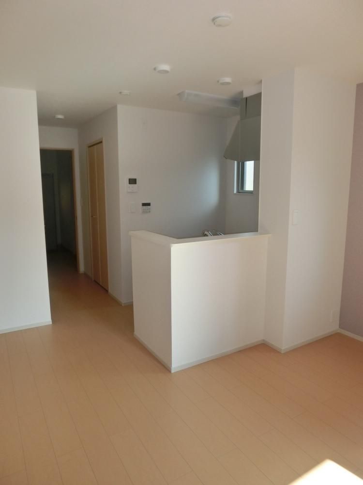 �y�Z�L�����e�B�z�@