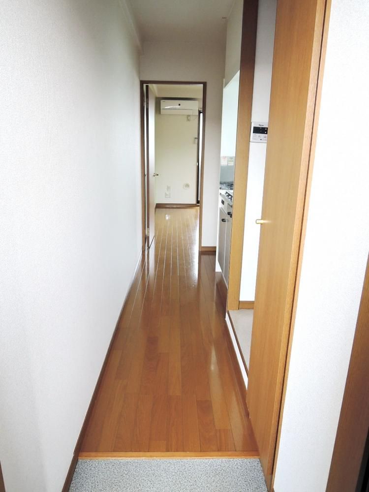 �y�Z�L�����e�B�z�@