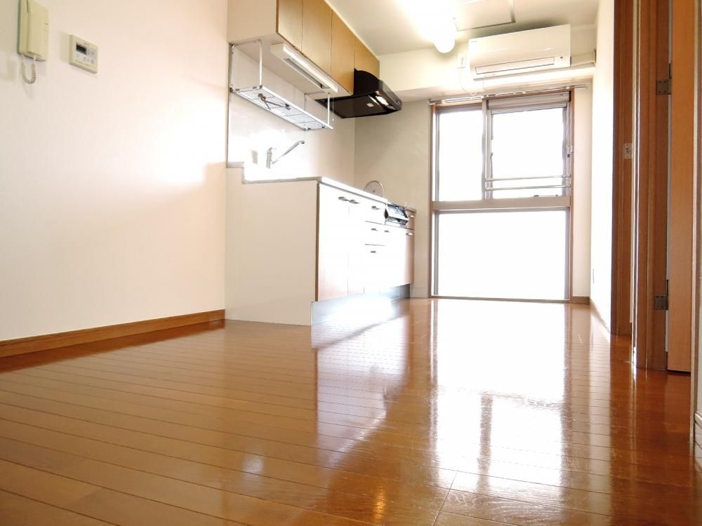 �y���ԁE���r���O�z�@