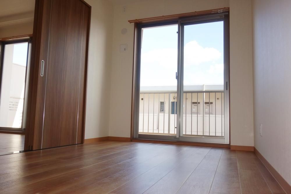 �y���]�z�@