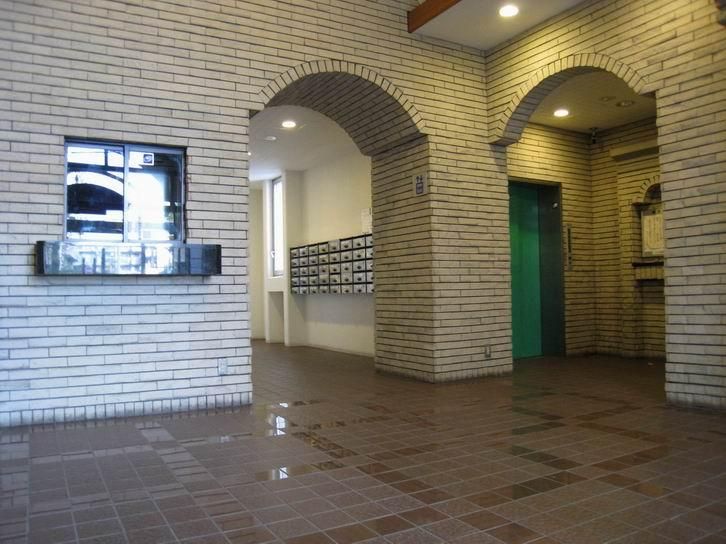 �y�G���g�����X�z�@