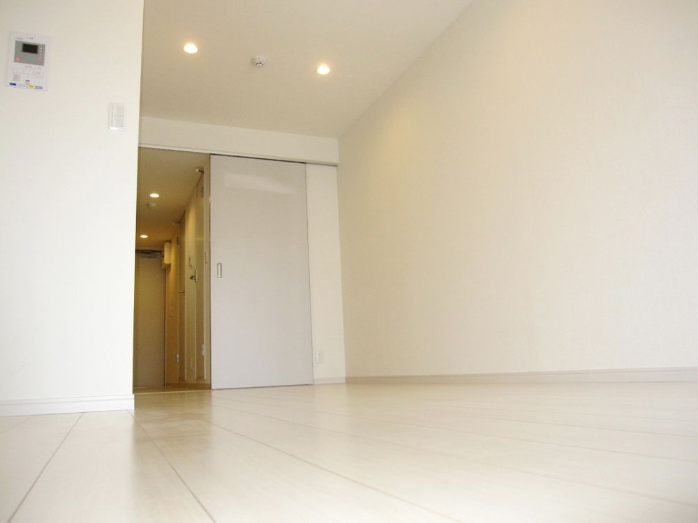 �y�Z�L�����e�B�z�@