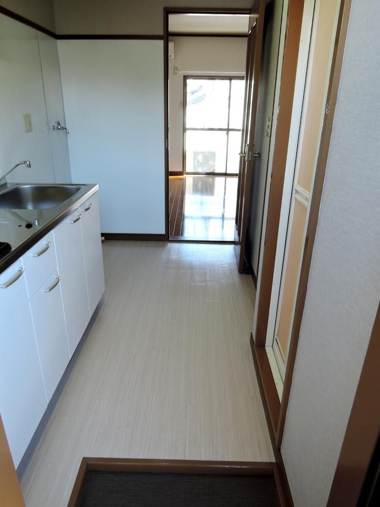 �y���]�z�@