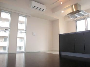 �y���ԁE���r���O�z�@