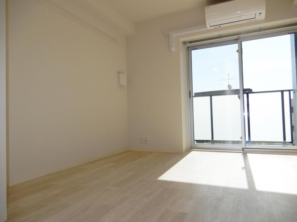 �y�����E���r���O�z�@