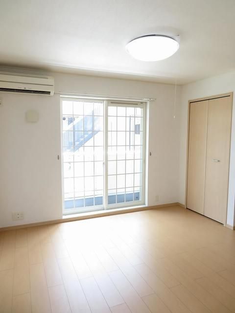 �y���ԁE���r���O�z�@