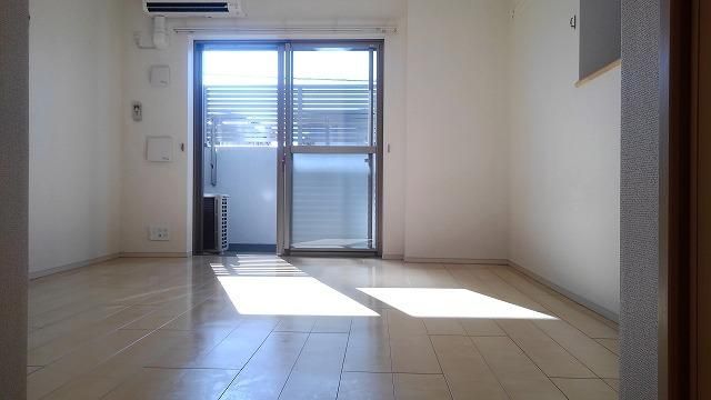 �y���ԁE���r���O�z�@