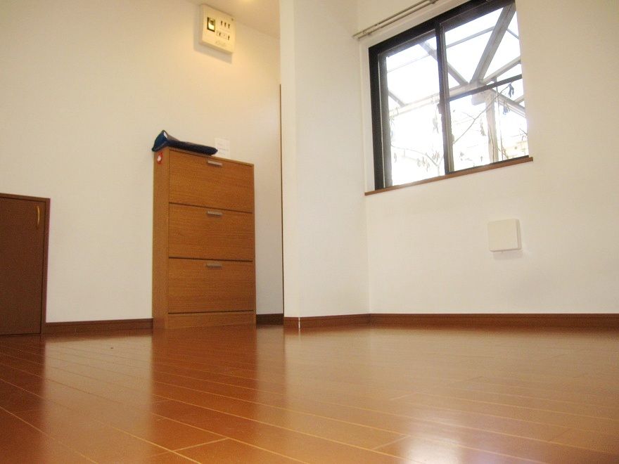 �y���ԁE���r���O�z�@