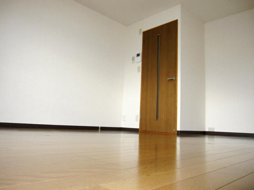 �y���ԁE���r���O�z�@