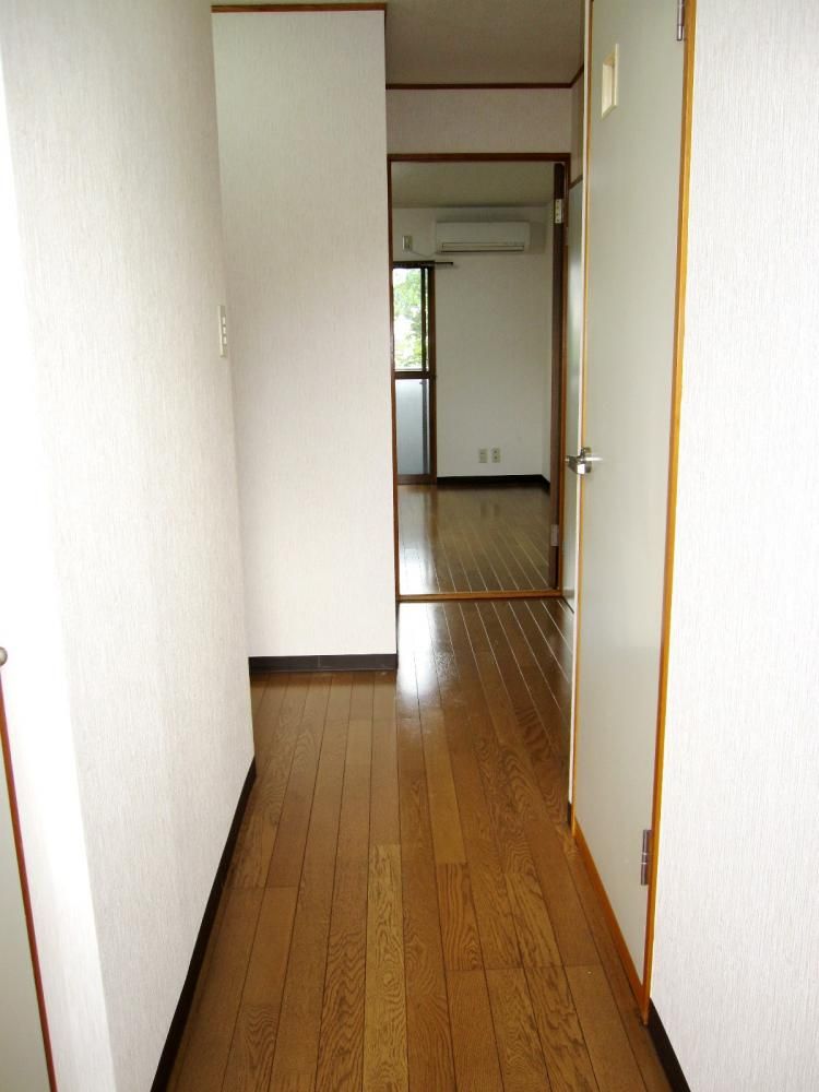 �y�Z�L�����e�B�z�@