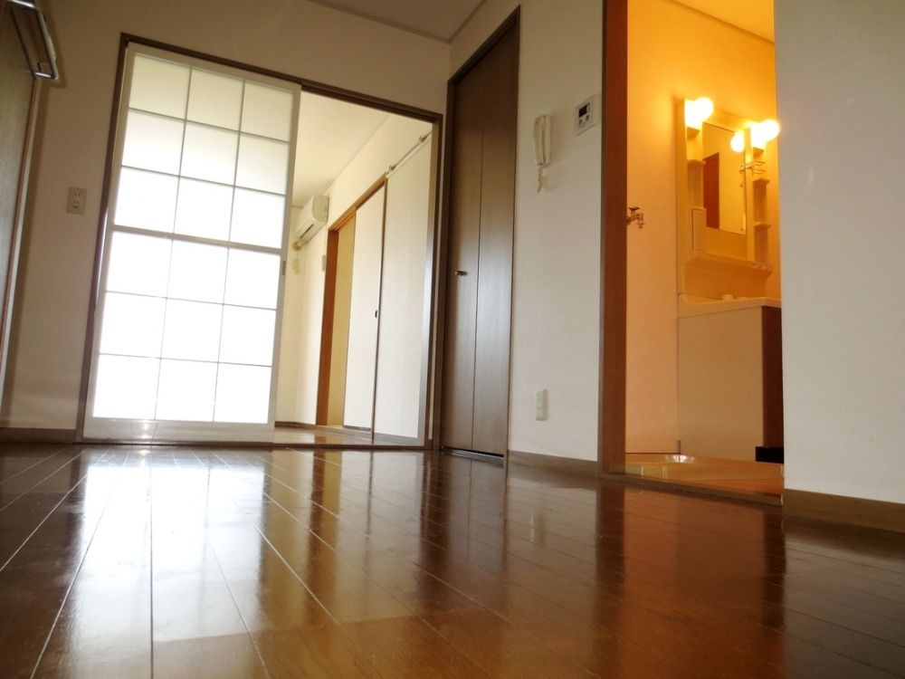 �y���ԁE���r���O�z�@