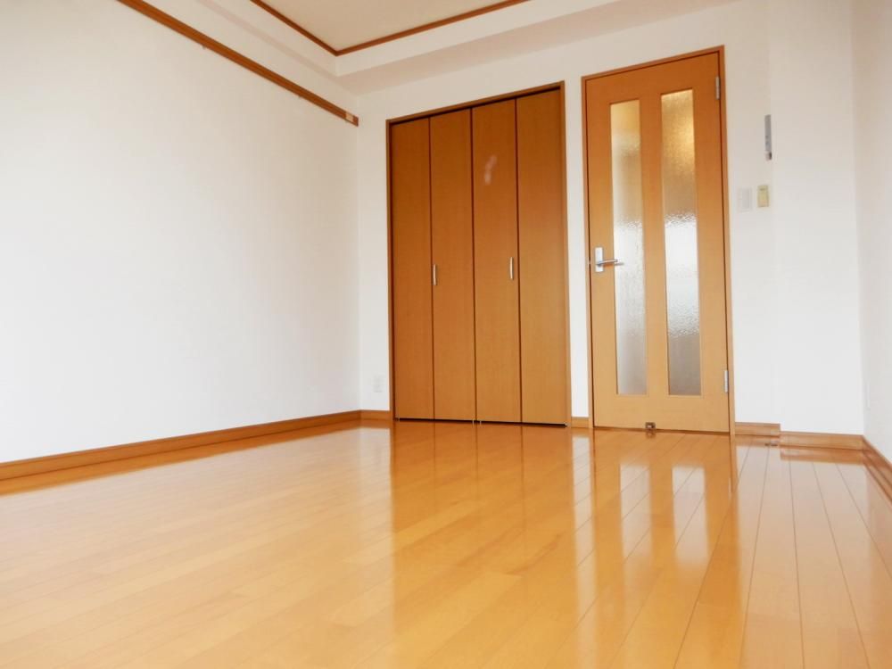 �y���ԁE���r���O�z�@