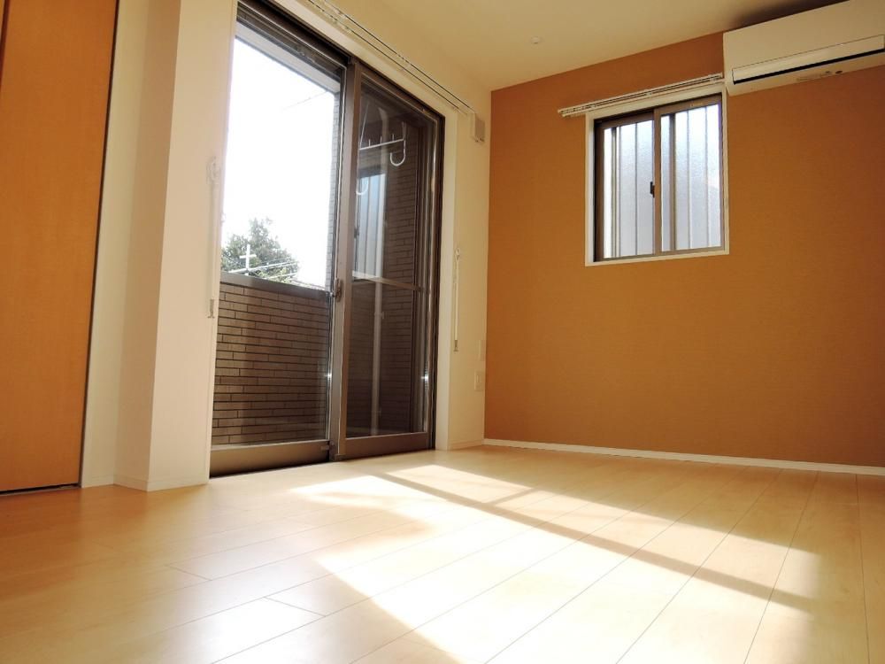 �y���ԁE���r���O�z�@