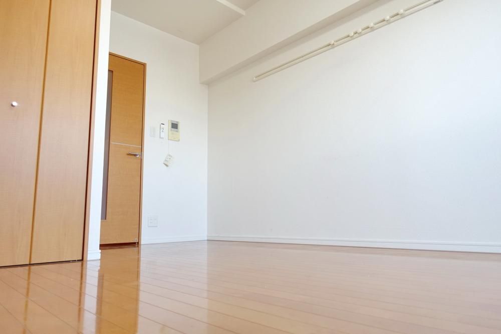 �y�����E���r���O�z�@