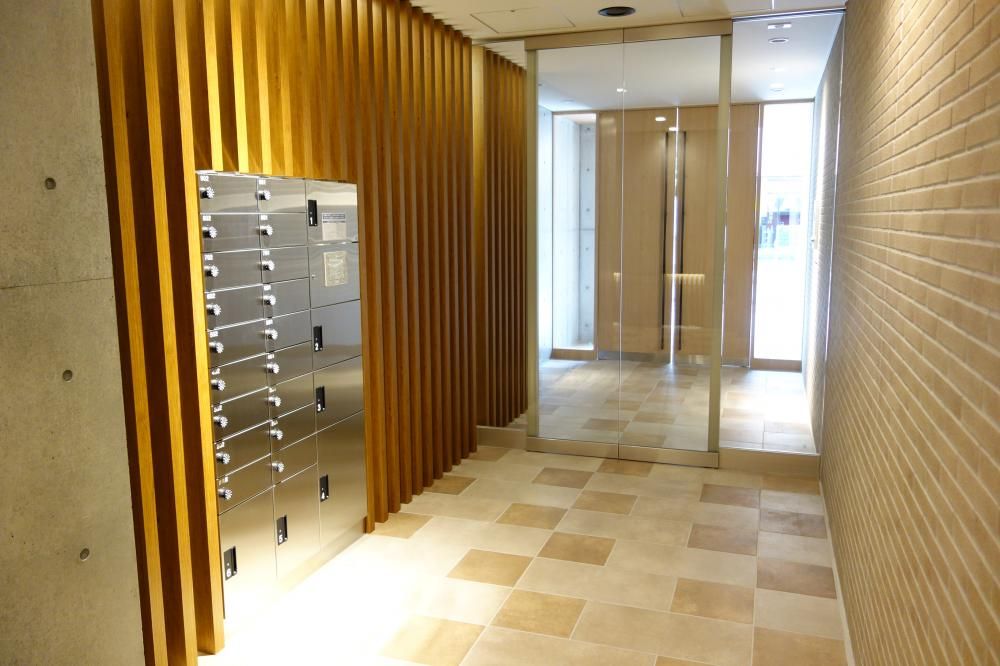 �y�G���g�����X�z�@