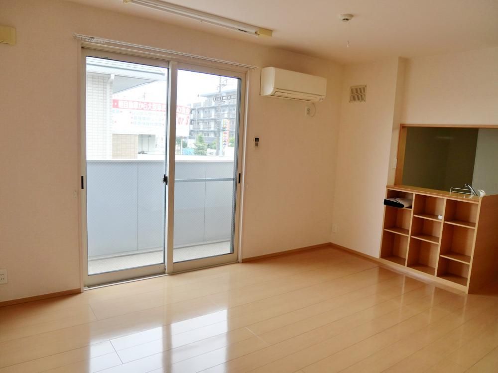 �y���ԁE���r���O�z�@