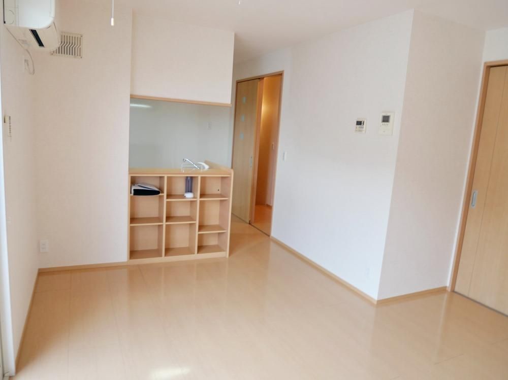 �y�����E���r���O�z�@