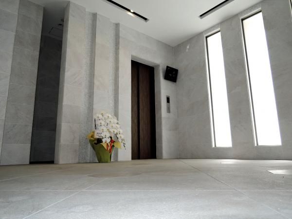 �y�G���g�����X�z�@