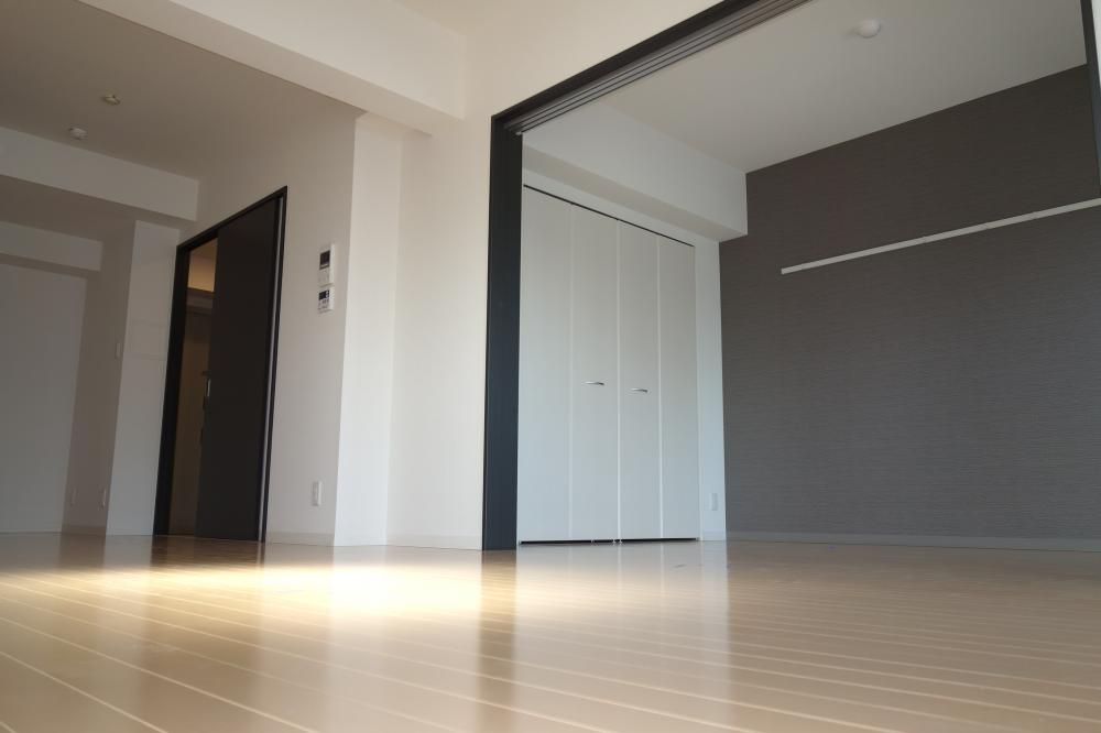 �y�����E���r���O�z�@