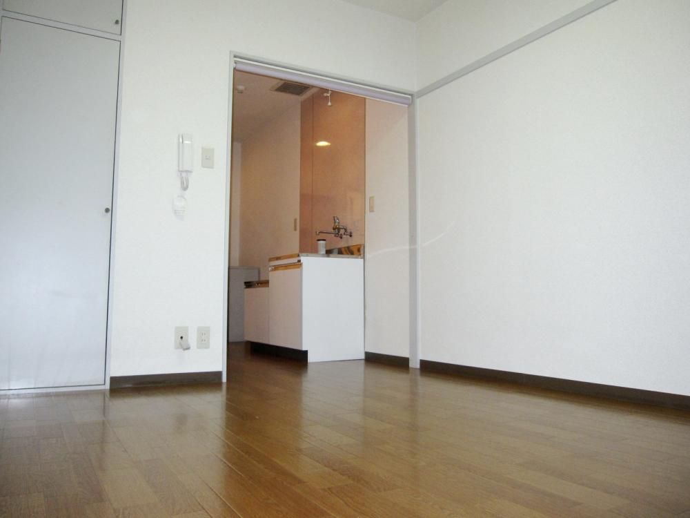 �y���ԁE���r���O�z�@