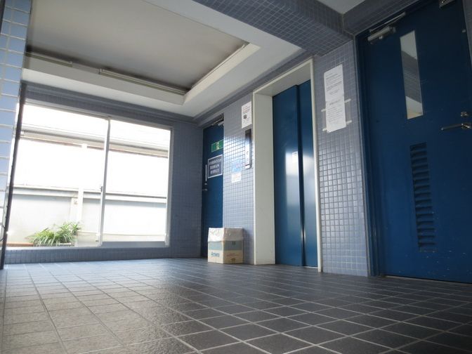 �y�G���g�����X�z�@