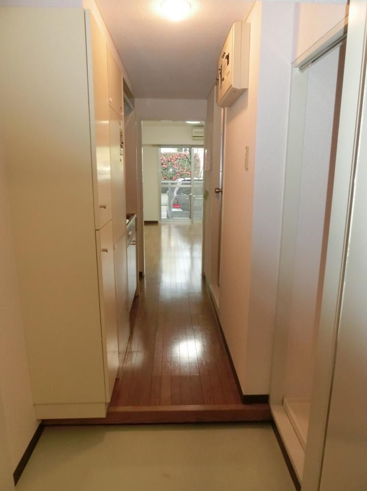 �y�Z�L�����e�B�z�@