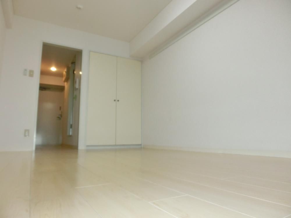 �y�����E���r���O�z�@