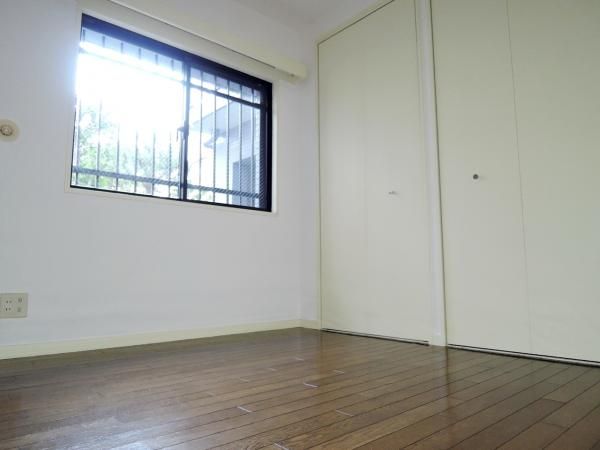 �y�Z�L�����e�B�z�@