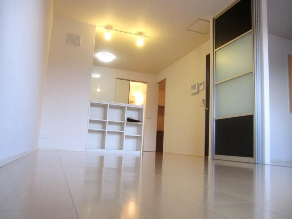 �y���]�z�@