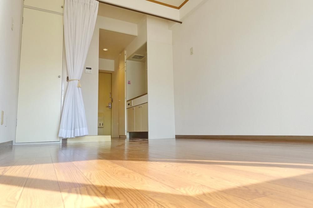 �y�Z�L�����e�B�z�@